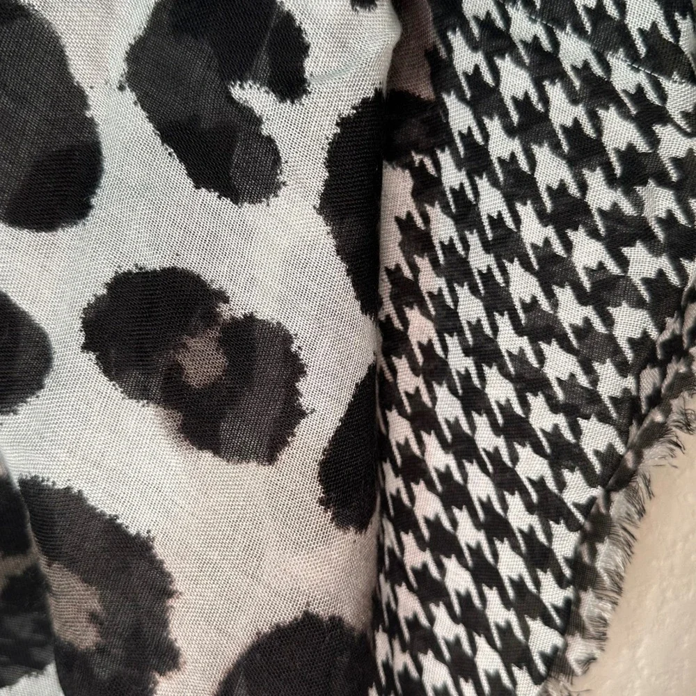 Houndstooth and‎ Leopard Print Scarf Shawl Wrap Black White Patterned